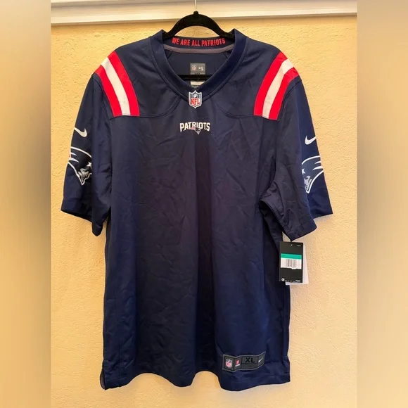 NWT New England Patriots NFL NIKE On Field Apparel Loose Fit Jersey , size XL - Picture 1 of 5